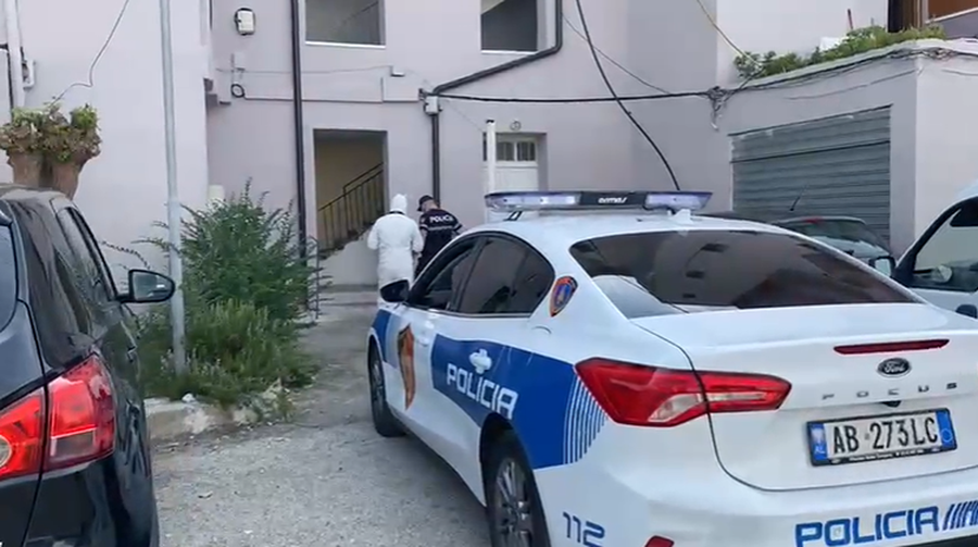 Gjendet një person i vdekur brenda banesës në Lushnjë,