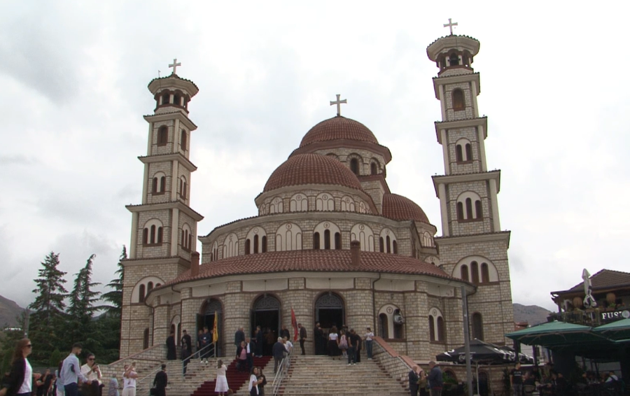 Fronëzohet Mitropolitit i Ri i Korçës, Anastasi