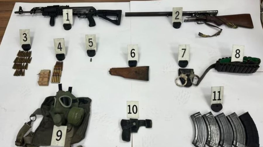 Kosovë, Policia gjen armë dhe municione në Mitrovicën e