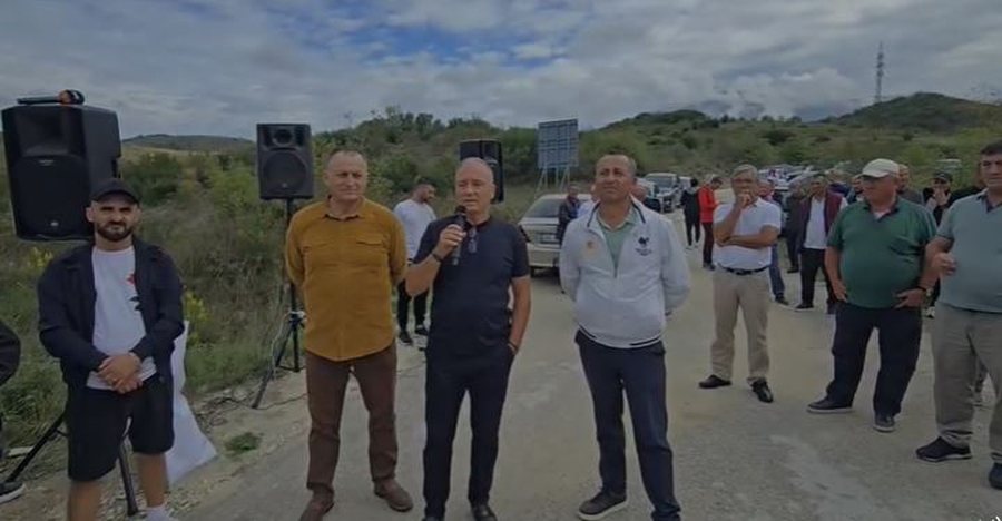 Banorët e 7 fshatrave në Vlorë sërish në protestë,