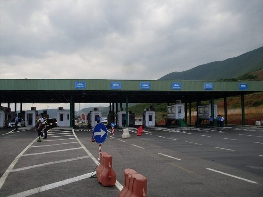Pezullohet marrëveshja e lëvizjes së lirë