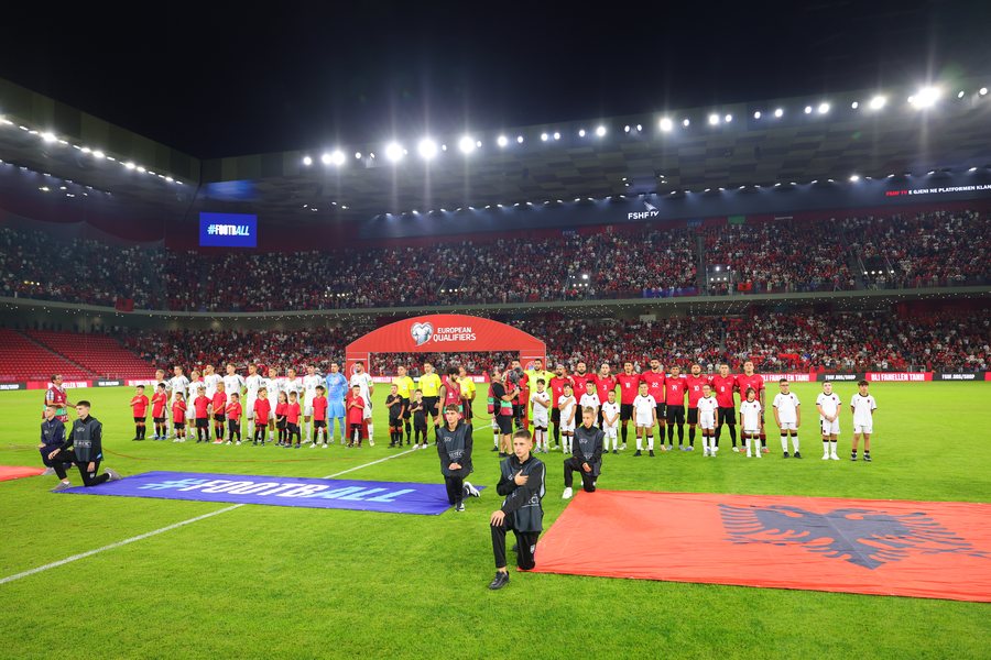 FIFA gjobit FSHF-në për incidentet... jashtë stadiumit