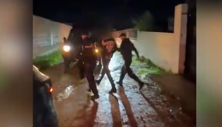 Arrestohet 22-vjeçari, iu gjet armë zjarri dhe fishekë në