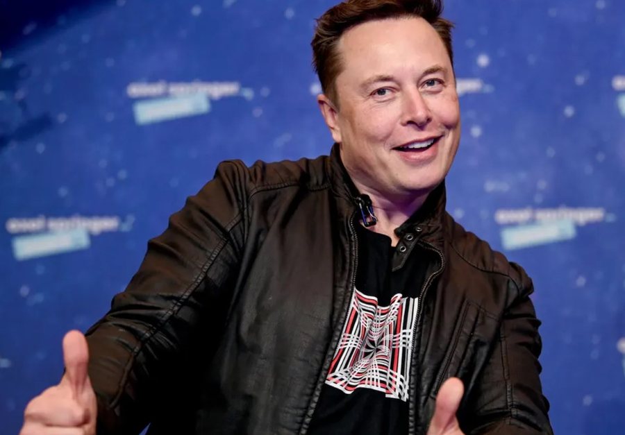 Elon Musk shkarkon 500 punonjës, i "zëvendëson" me