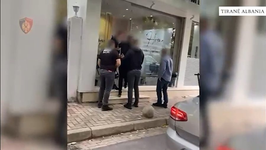 Menaxhonin një hotel me 48 prostituta në Tiranë, kapen 7 persona