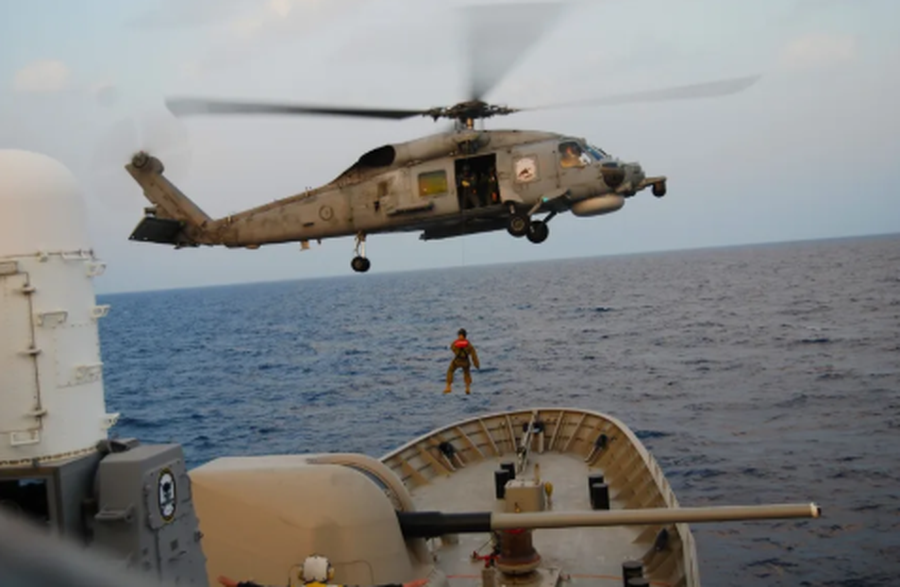 Tanke, helikopterë dhe anije në një skenar real lufte, Greqia