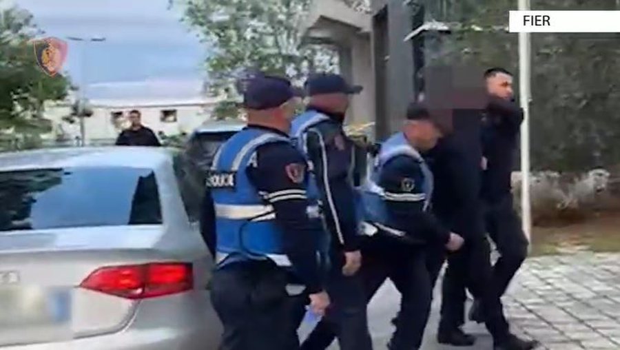 EMRAT/ Qarkullonin të armatosur dhe nuk iu bindën urdhrit të