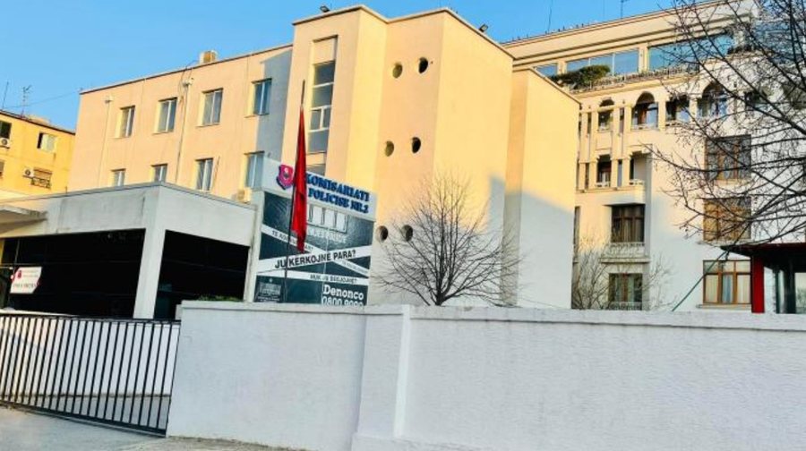 Goditën policin, arrestohen dy të rinj në Tiranë
