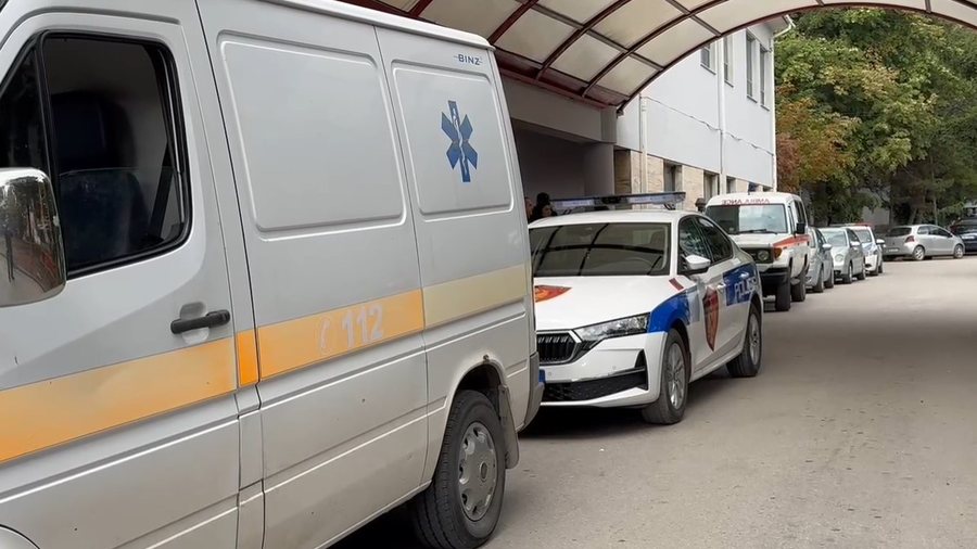 U hodh nga kati i tretë se e bullizonin, doktoresha: Vajza thotë se do