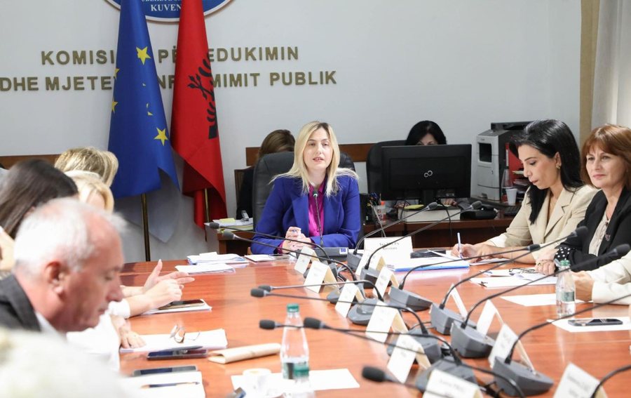 Ina Zhupa: Suksese në vitin e ri akademik me probleme të mëdha.