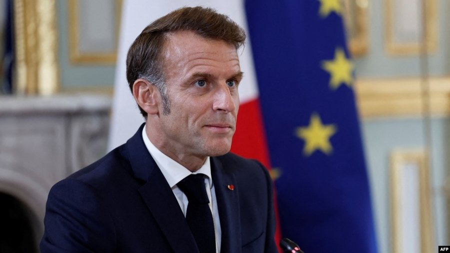 Macron i jep dy ditë kohë kryeministrit të dorëhequr që