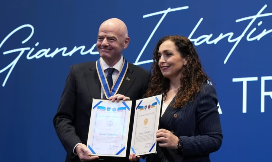 Presidentja Osmani dekoron Infantinon me medalje nderi