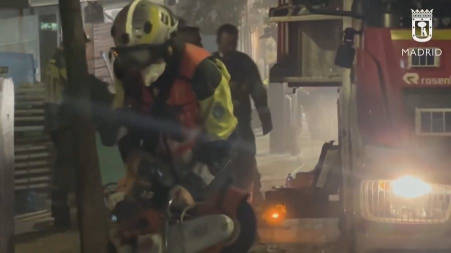 Shembja e pallatit në Madrid, gjenden trupat e 4 viktimave, tre