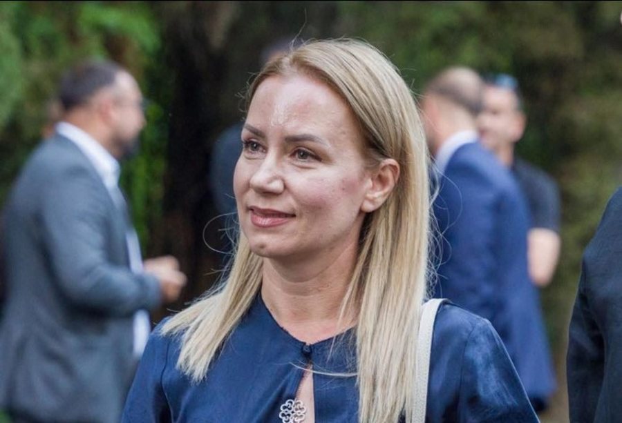 Qeveria ndryshon dhe dy prefektë