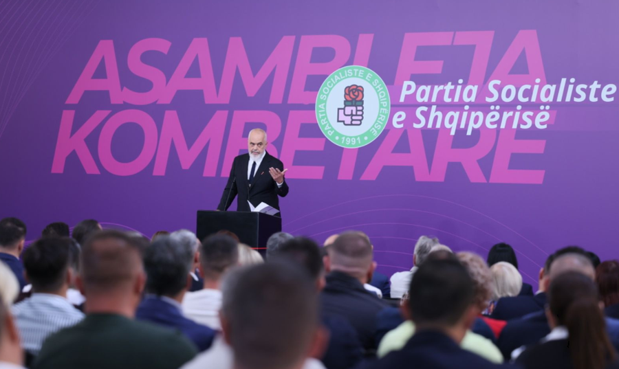 Kushtetuesja pezulloi dekretin e Presidentit për zgjedhjet në