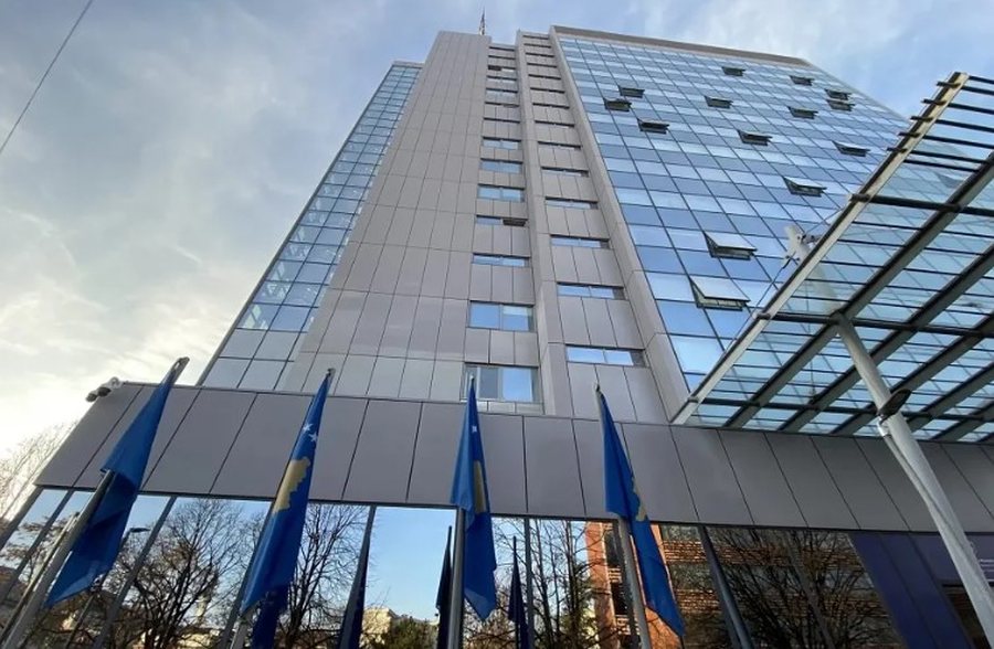 Qeveria ndan mbi 300 mijë euro për tekste shkollore të