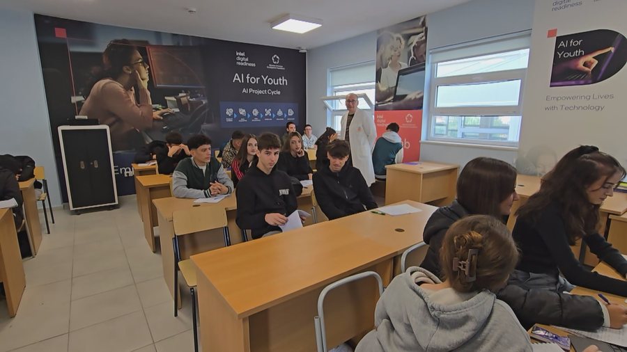 Mbyllet dega e naftës në Fier, nxënësit preferojnë