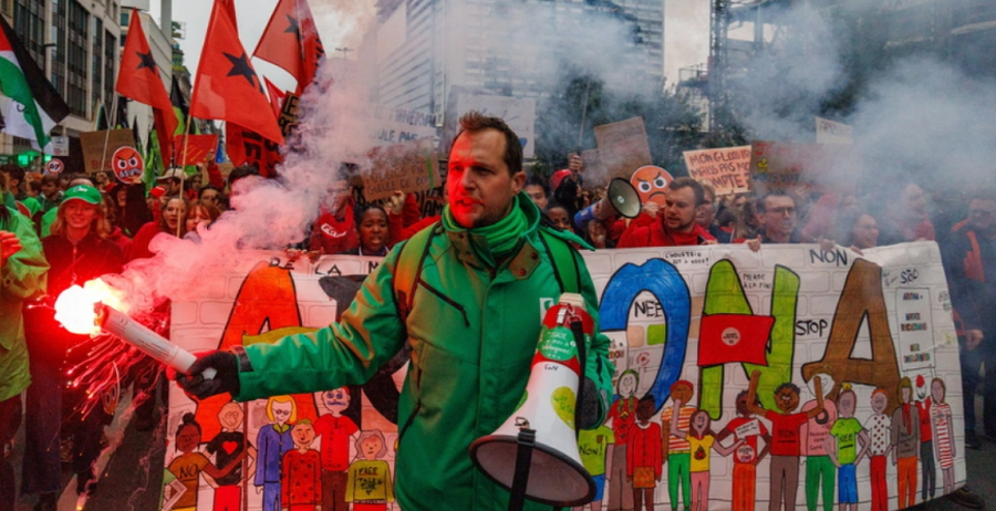 Grevat paralizojnë Belgjikën, 100.000 qytetarë protestojnë