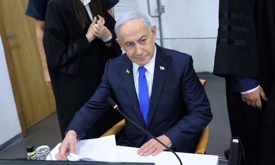 Netanyahu kthehet në gjykatë pas festimeve për lirimin e pengjeve