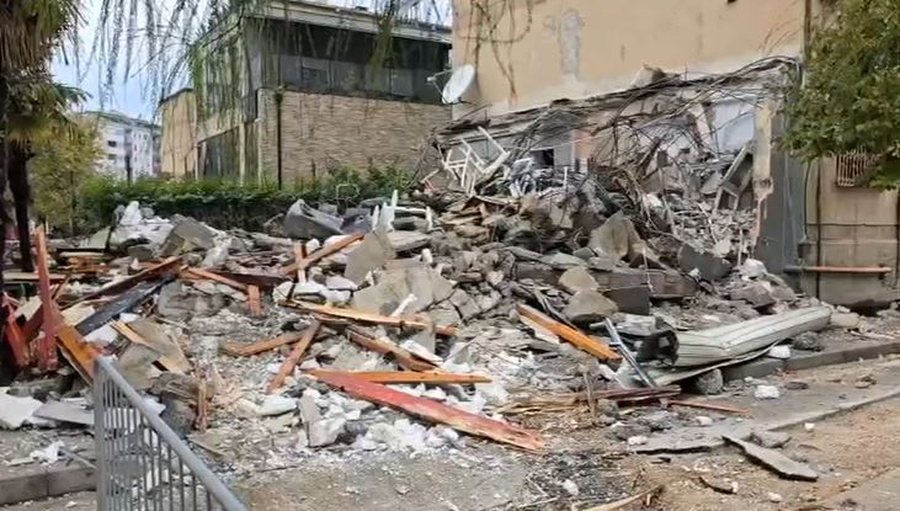 IKMT sërish në Vlorë, shembet një objekt biznesi