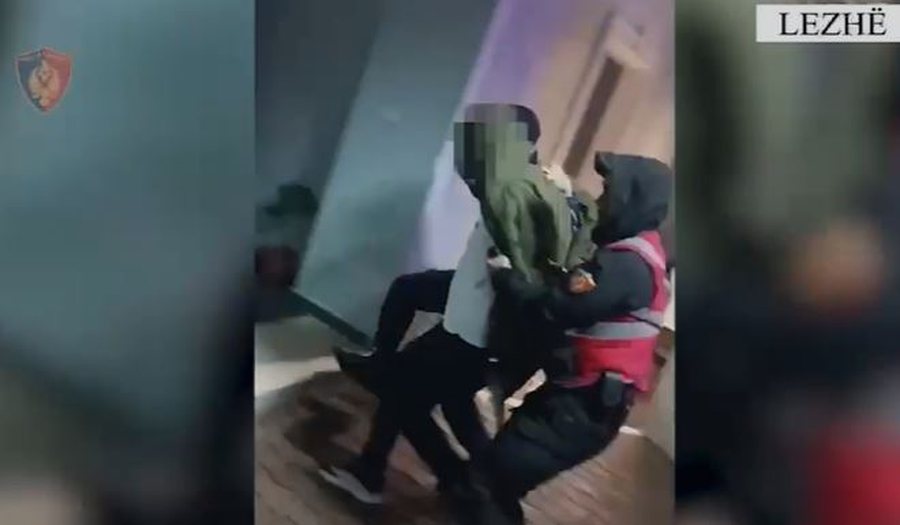 Lëvizte i armatosur, arrestohet 30-vjeçari që udhëtonte si