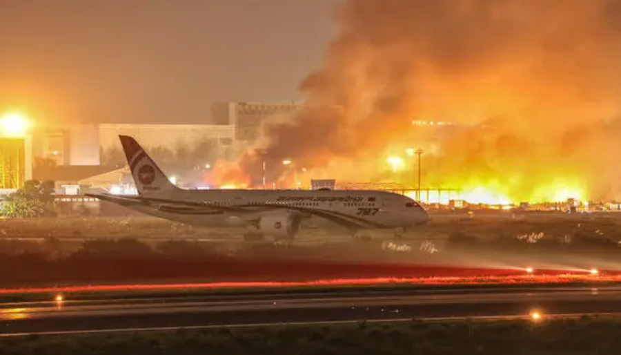 Zjarri përpin aeroportin, kryeqyteti mbulohet nga tymi i zi