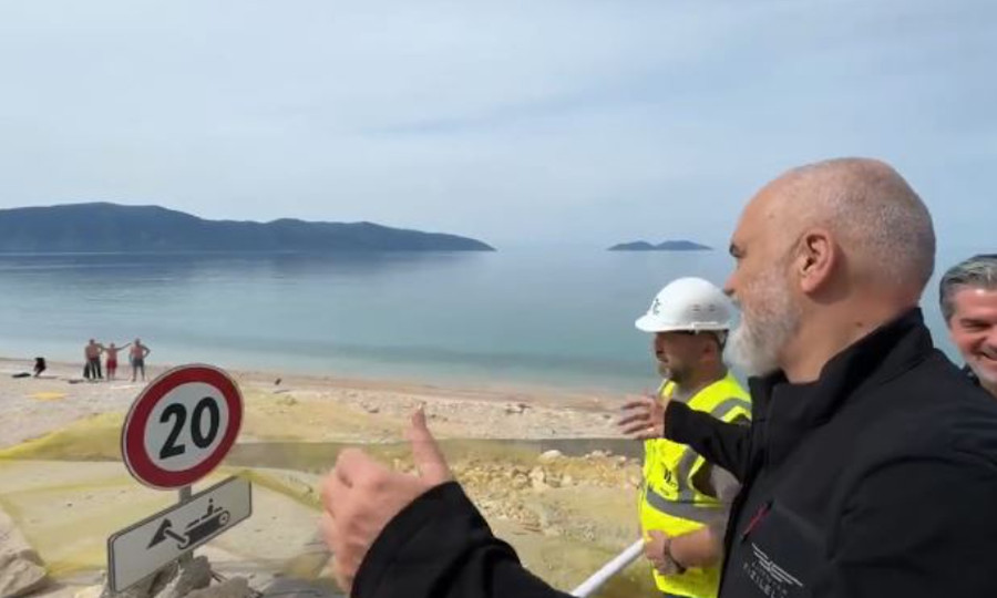 Kryeministri Edi Rama vizitë 'blic' në Vlorë