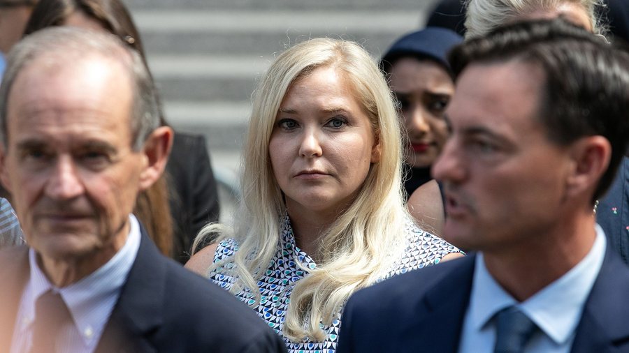 “U përdhunova nga një kryeministër i njohur”, zbulime
