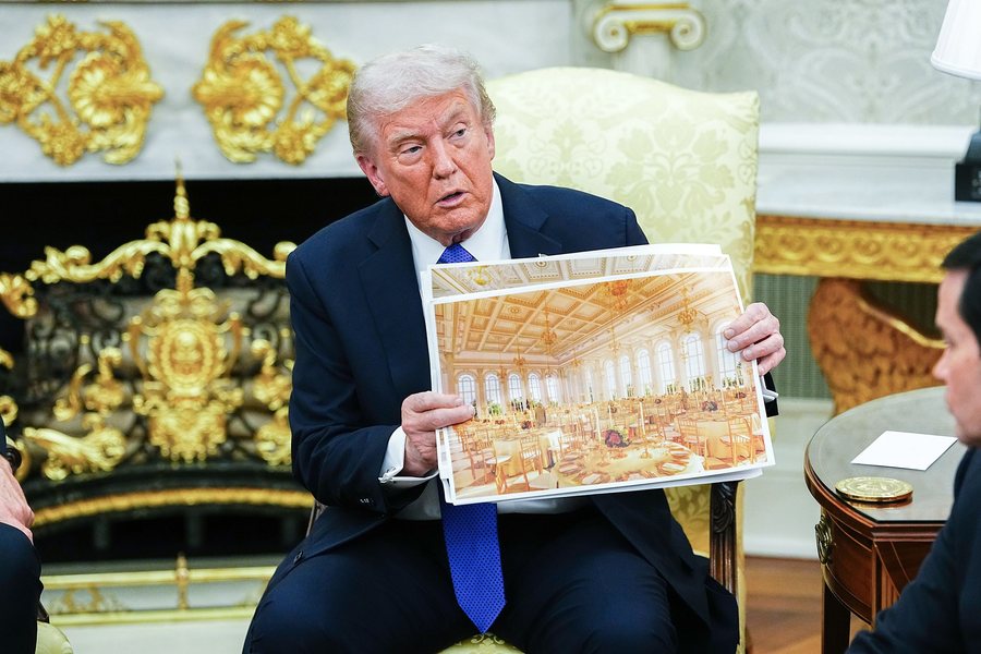 Kush po paguan për sallën e re të ballove që Trump po