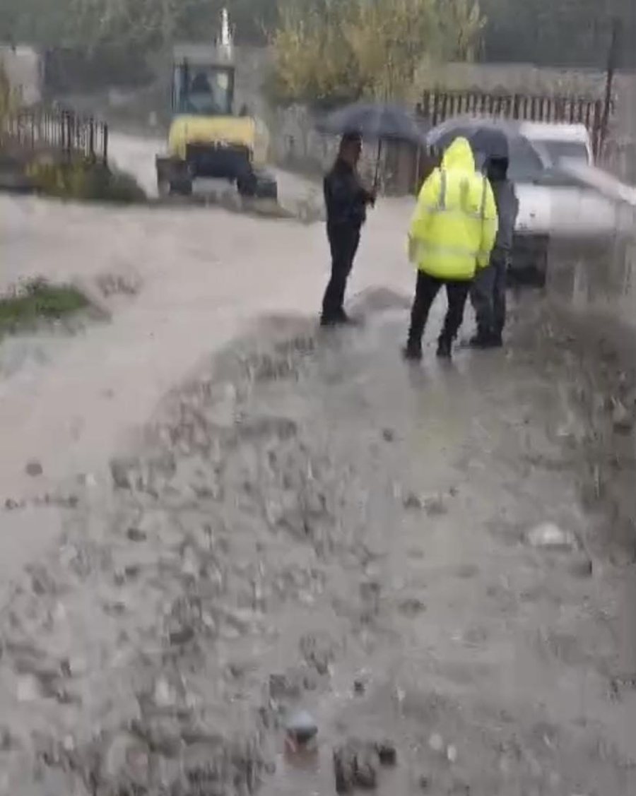 Reshje të dendura në Shkodër, përmbyten banesa në Vaun