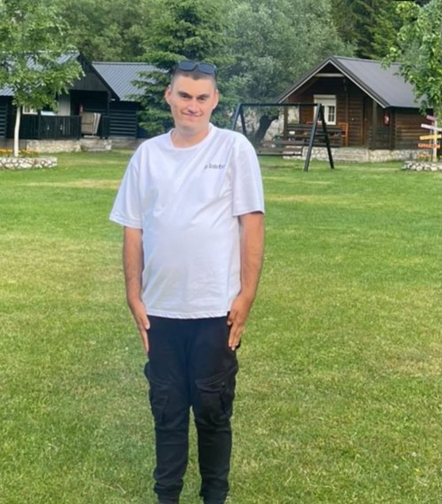 U pa të hipte në autobus drejt Deçanit, ndërpriten