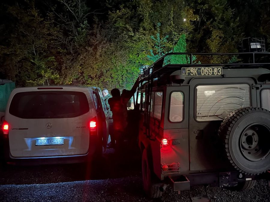 U pa të hipte në autobus drejt Deçanit, ndërpriten
