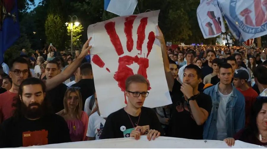 Çfarë duan të arrijnë studentët serbë?