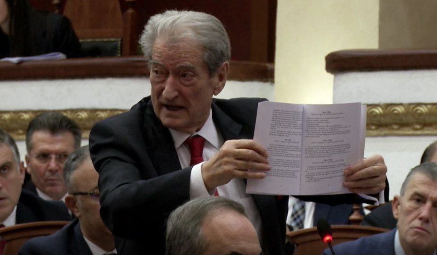 Çela raporton në Kuvend, Berisha: Ia keni hequr kompetencat,