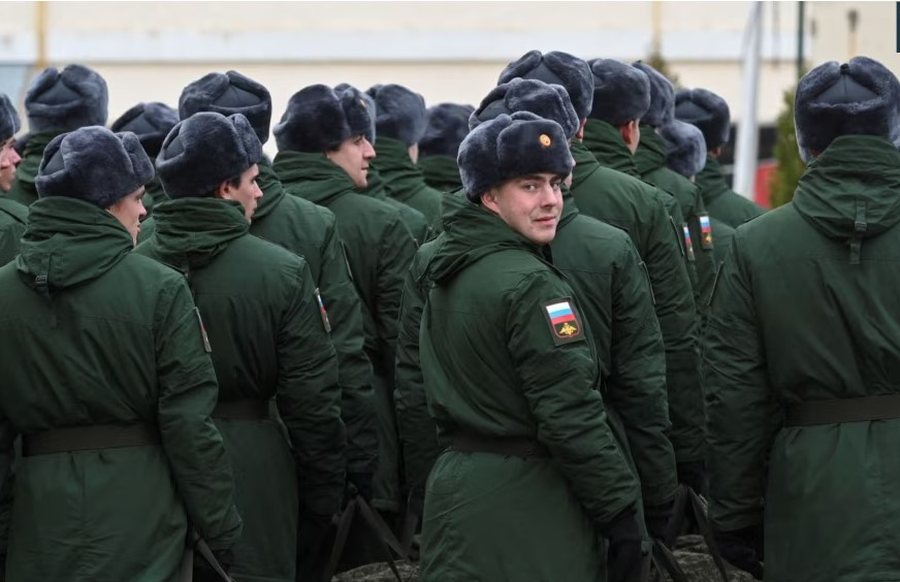 Pse në Rusi po ulen shpërblimet për ushtarët që