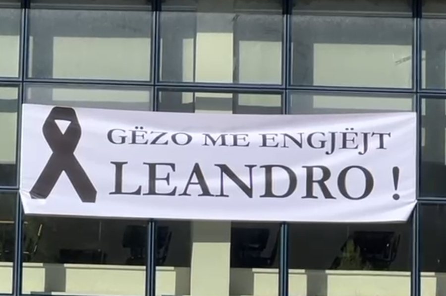 “Gëzo me Engjëjt Leandro!" Ditë zie në gjimnazin