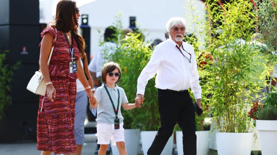 Vajza e madhe 70 vjeç, djali i vogël 5 vjeç! Jeta e bosit