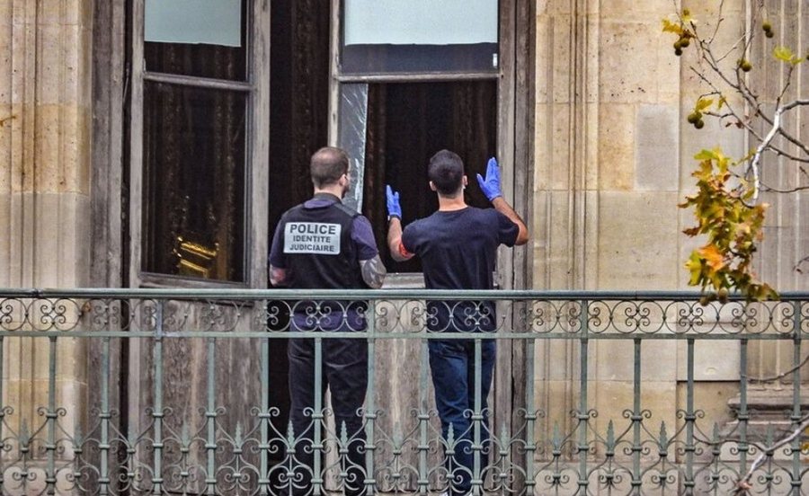 Vjedhja në Luvër, arrestohet një person i tretë