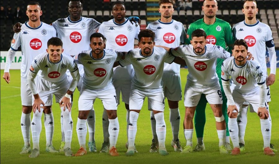 Dinamo dominon Partizanin dhe vijon luftën për titull