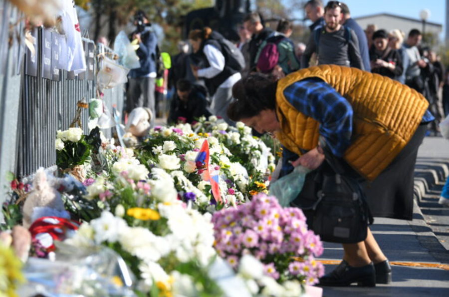 16 minuta heshtje në nderim të viktimave të tragjedisë,