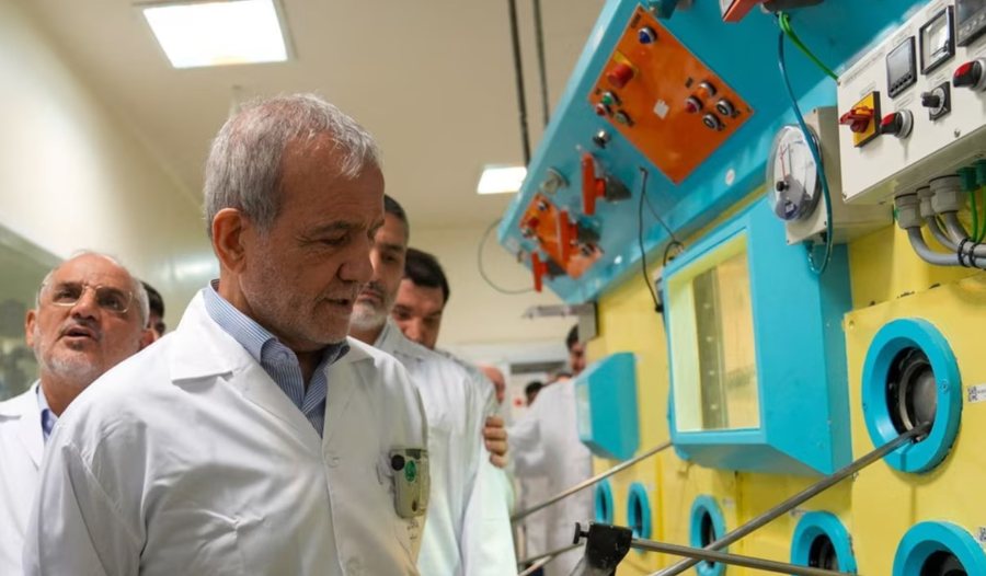 Irani nuk tërhiqet, presidenti: Teherani do t’i rindërtojë