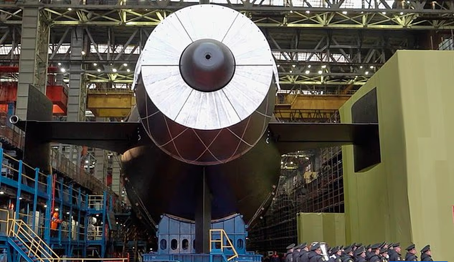 Putin nxjerr në det nëndetësen e “Ditës së