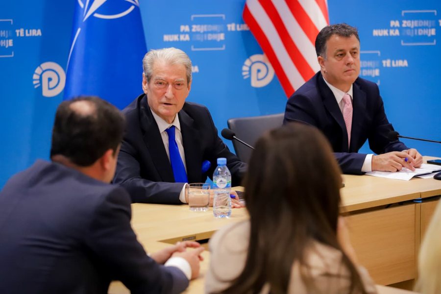 Seanca në Kushtetuese, Berisha: Veliaj si gjyqi i Kadri Hazbiut, e krahasoi