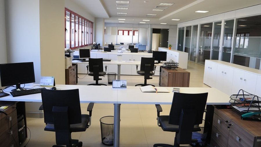 Rriten nga 1 janari pagat e administratës