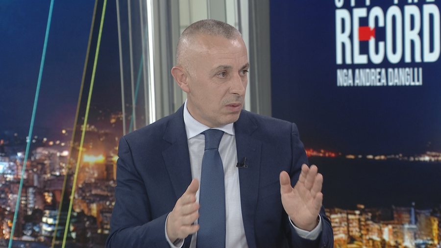 "Djalin e tezes së Fatos Nanos e kam kumbar shtëpie"- Arjan