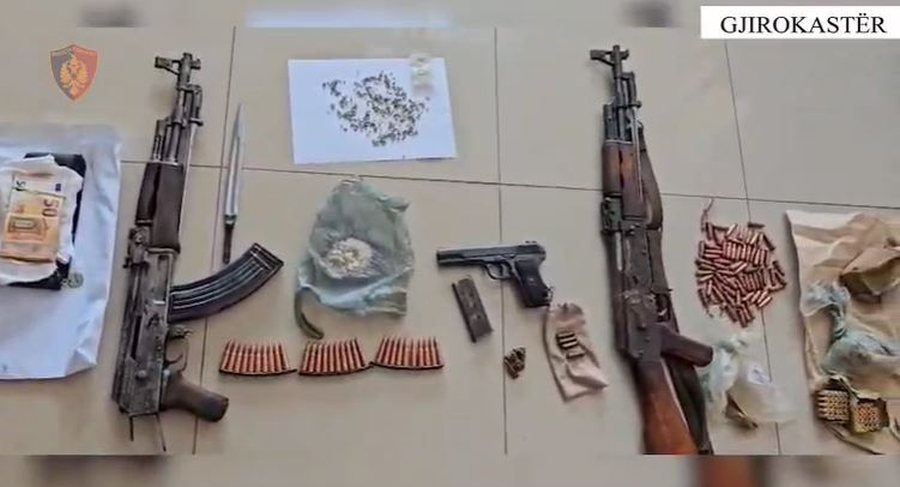 Armë, municione, drogë dhe para, 3 të arrestuar në