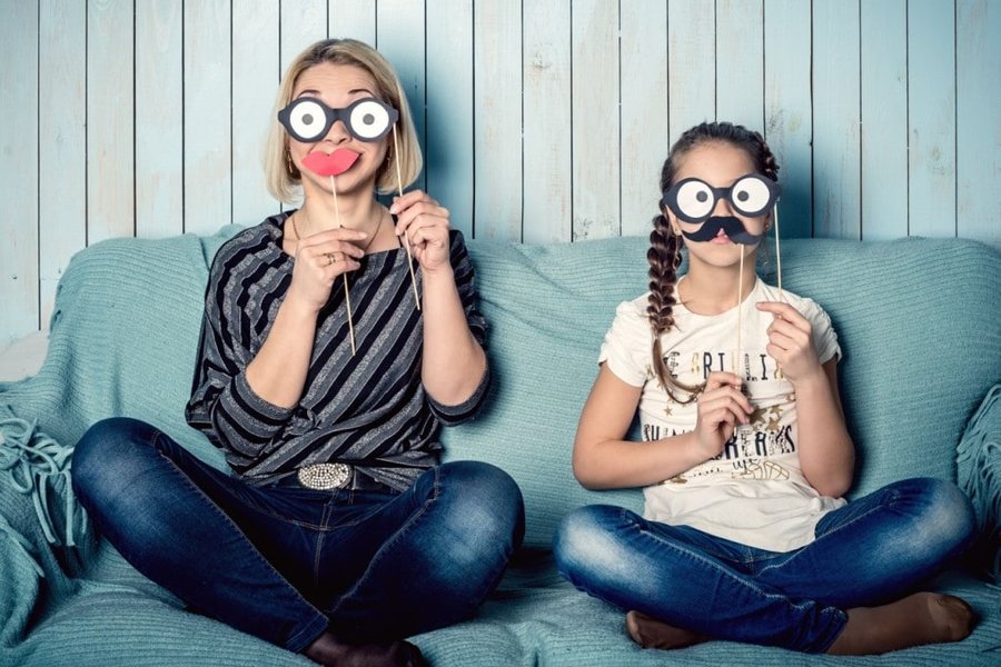 A është i trashëguar sensi i humorit? Ja çfarë