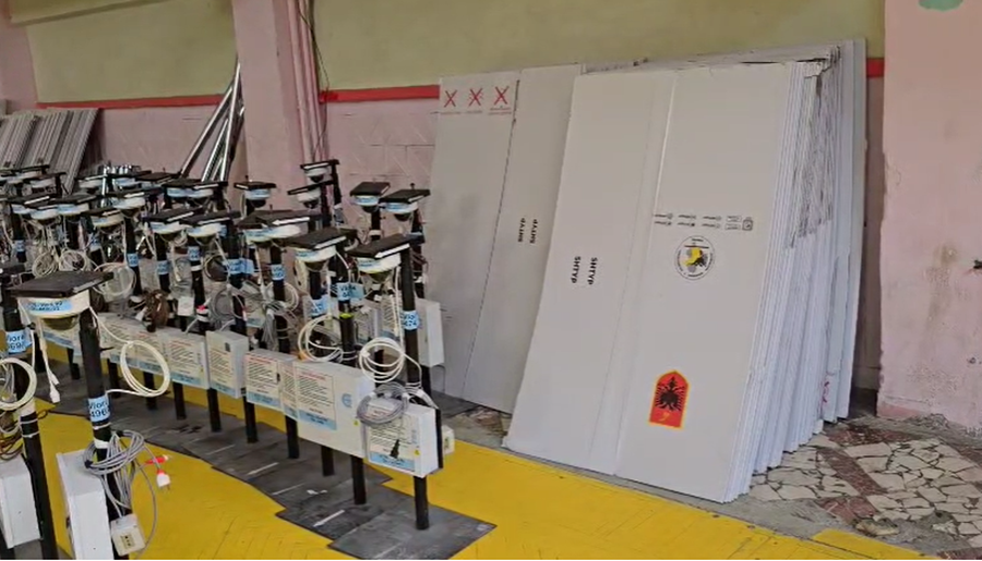 Vlora gati për zgjedhjet e së dielës, mbërrijnë