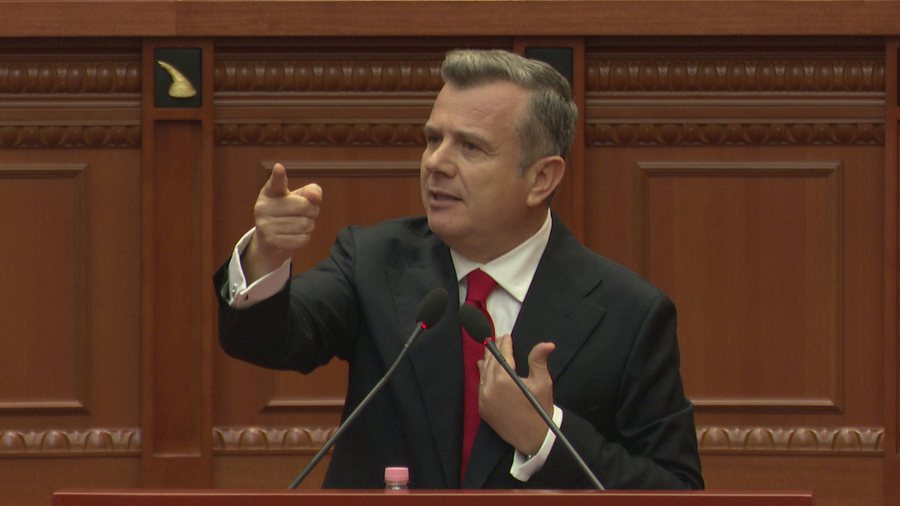 Balla revoltohet me Berishën: Sulmoi ambasadorin e BE, do të