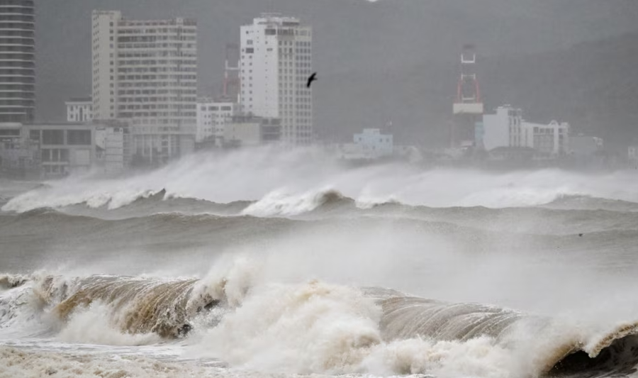 Vrau të paktën 140 persona në Filipine, tajfuni Kalmaegi godet